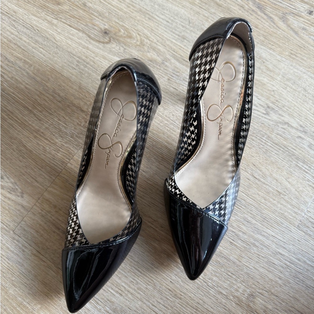 Jessica Simpson Black and White Heels with Pointed Toe
